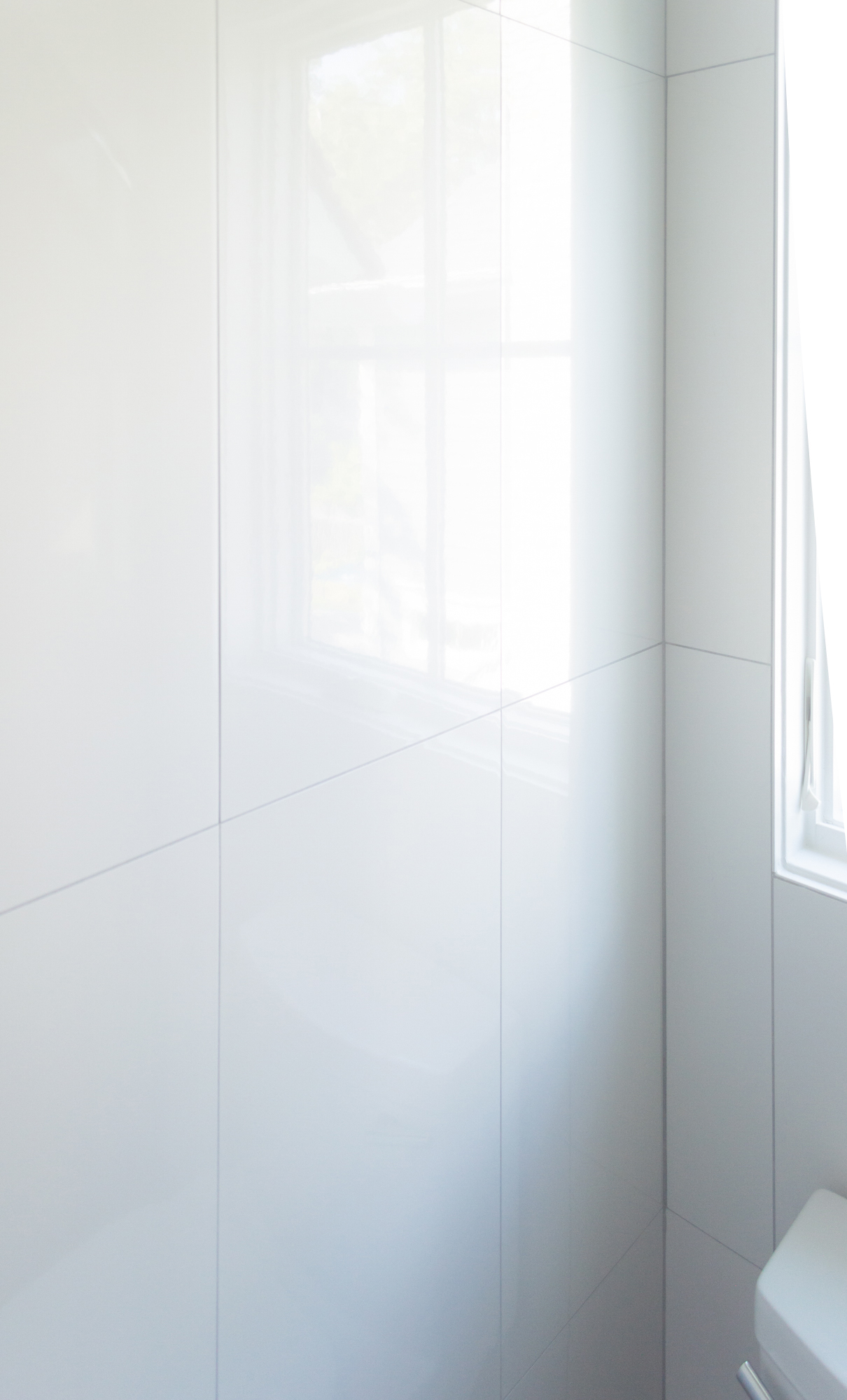 Lux White Minimalist Gloss Subways - Image 6