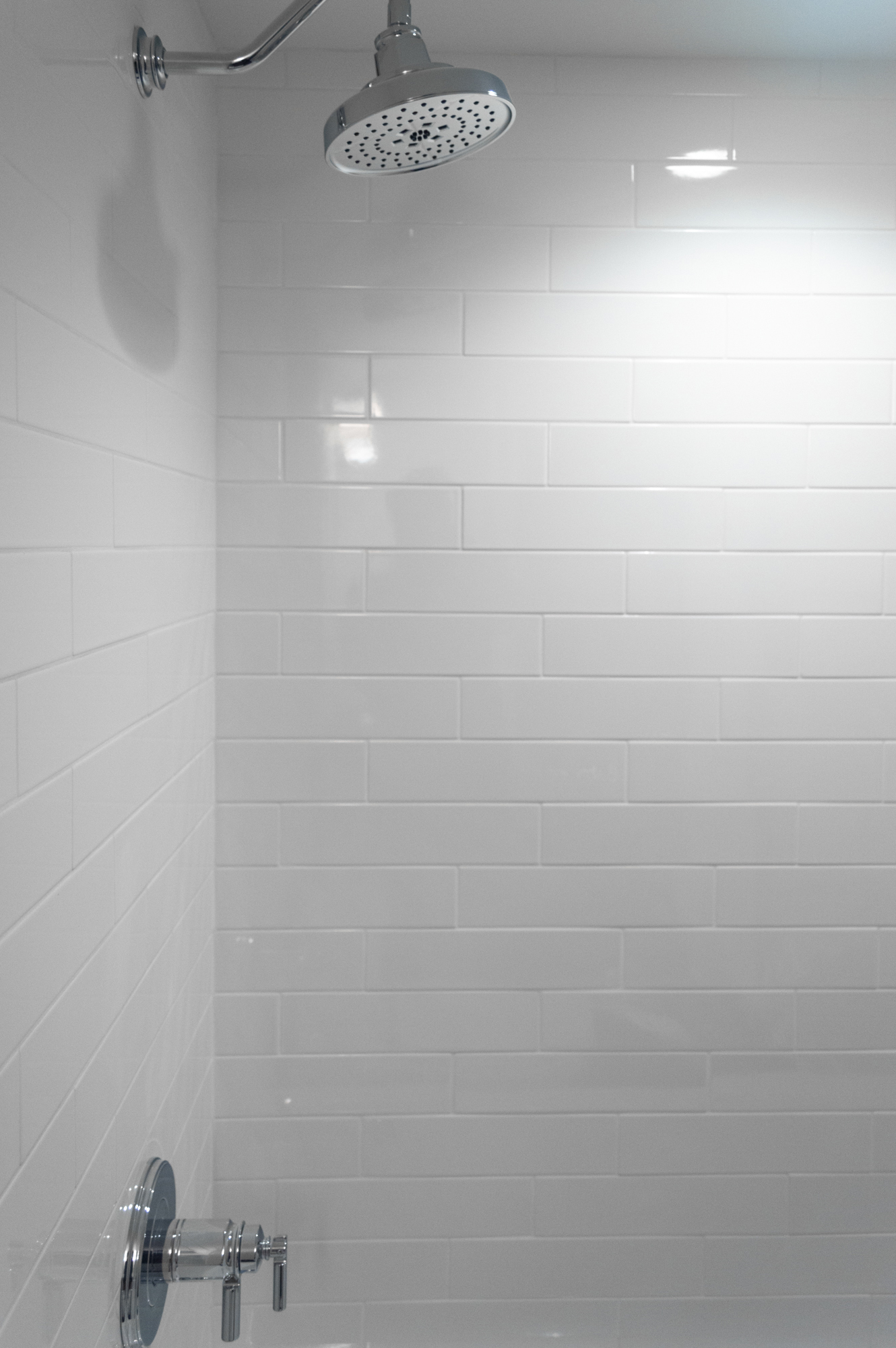 Lux White Minimalist Gloss Subways - Image 3